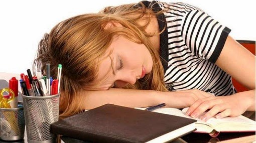 Photo of 7 نصائح هامــة للطلاب للتغلب على النوم أثناء المذاكرة