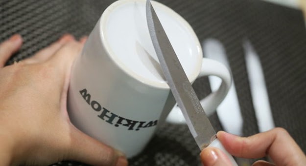 Photo of فيديو:طريقة رائعة لسن السكين بواسطة فنجان